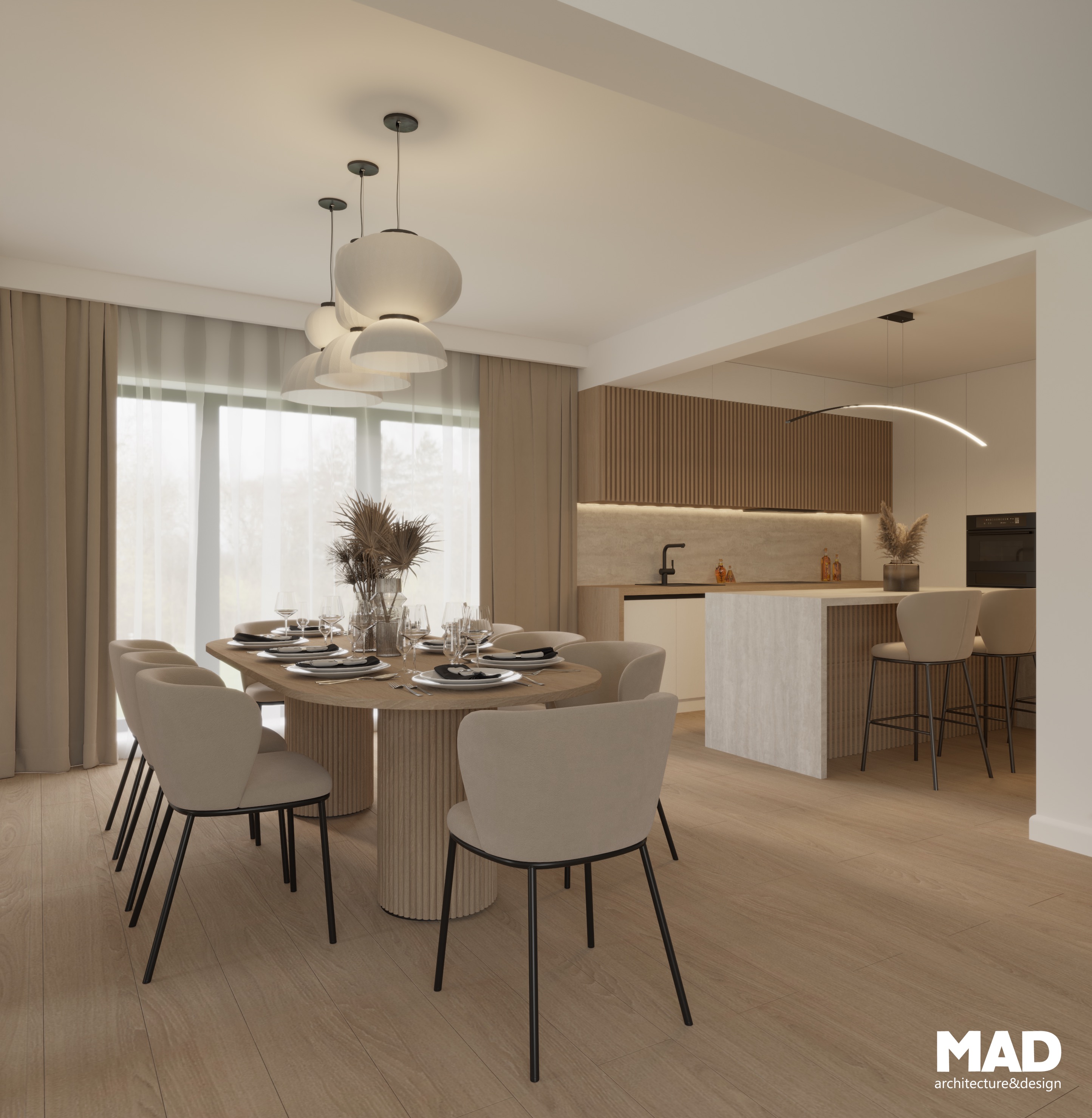 Spațiu open-space cu dining și bucătărie integrate, mobilier din lemn natural, scaune tapițate crem și iluminat suspendat decorativ, proiect MAD architecture&design.